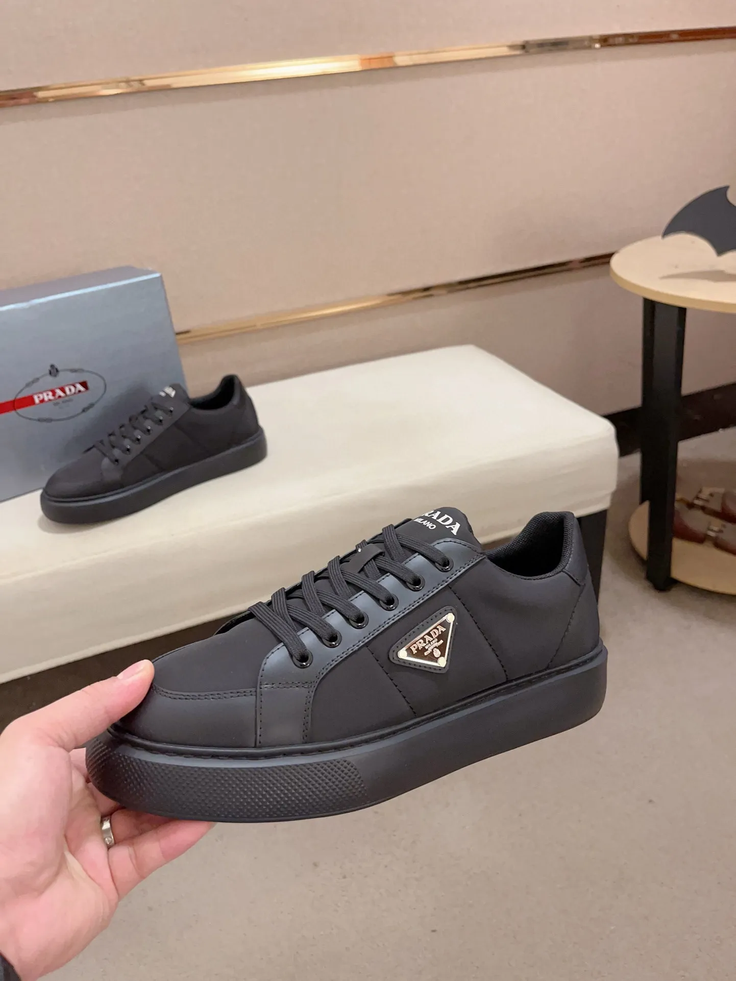 Factory price 580💰 ✔️✔️✔️High version High-quality new Prada (Prada) counters are on the market at the same time. The new men's shoes and 😘fabrics are selected from first-layer cowhide and are made by pure handicrafts. Lining: Full cowhide lining. 👍🏿 High-end ☄️ air-cushion molded anti-slip rubber outsole, exquisite lines, simple and elegant, comfortable and high-end for leisure travel. Code number: 38 to 44 (45 can be customized)